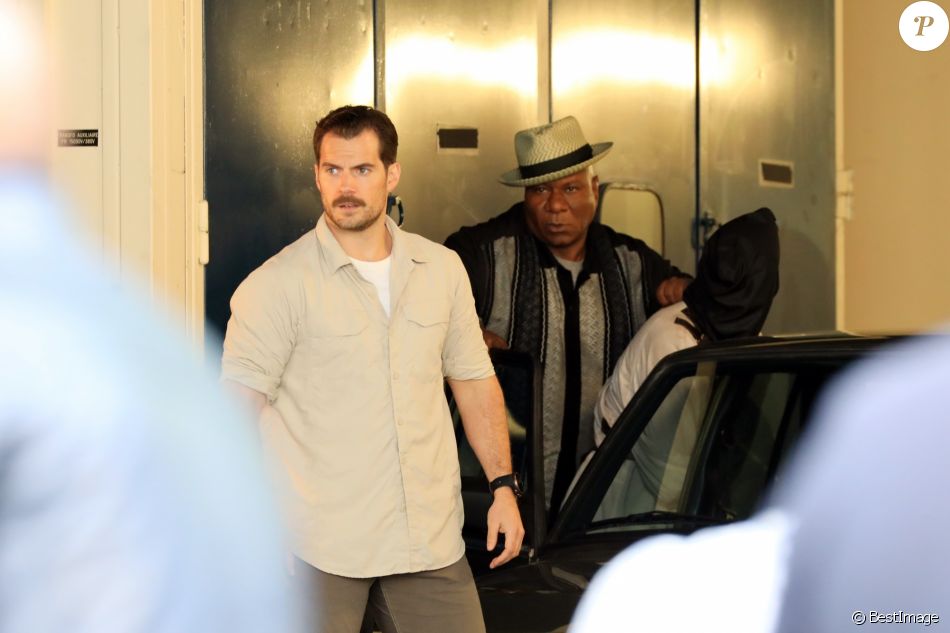 Henry Cavill Et Ving Rhames Sur Le Tournage Du Film Mission Impossible 6 Au Metro Passy A Paris Le 12 Mai 2017 Purepeople