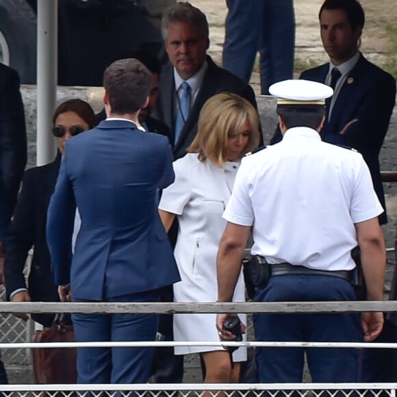 Brigitte Macron et Mélania Trump vont prendre un bateau pour faire une promenade sur la Seine à Paris, le 13 juillet 2014.