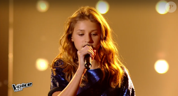 La comédienne et chanteuse Lou dans "The Voice Kids 3", le 8 octobre 2016 sur TF1.