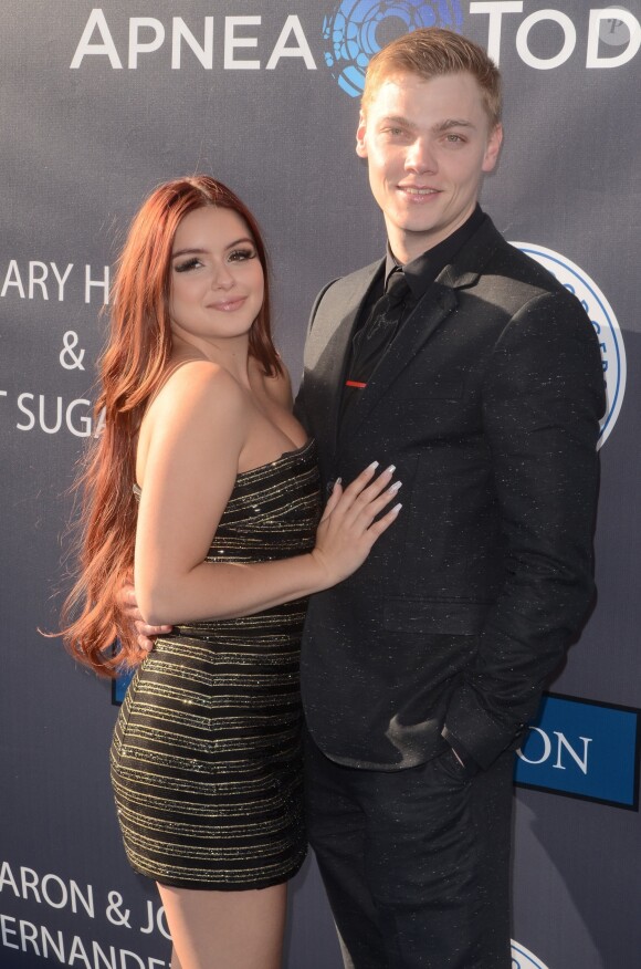 Ariel Winter et son compagnon Levi Meaden  à la soirée de gala Blue Diamond au stade Dodger de Los Angeles le 8 juin 2017.