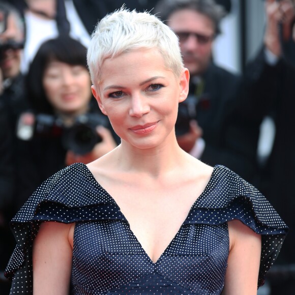 Michelle Williams à la montée des marches du film "Nelyubov (Faute d'amour)" lors du 70ème Festival International du Film de Cannes, le 18 mai 2017. © Denis Guignebourg/Bestimage