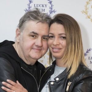 Exclusif - Pierre Ménès et sa compagne Melissa Acosta au cocktail organisé pour le lancement de "Lucky Mum". Paris, le 10 mai 2017. © Olivier Borde-Guirec Coadic/