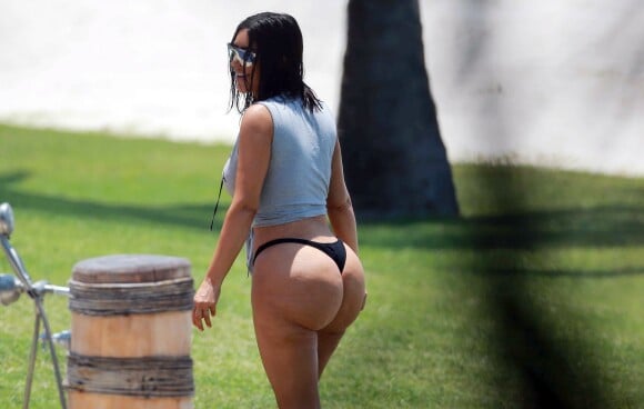 Exclusif - Kim Kardashian en vacances au Mexique. Le 23 avril 2017.