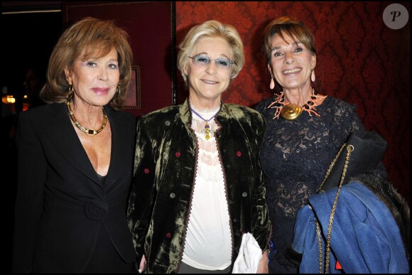 Exclusif - Evelyne Prouvost entourée d'Anne Decaumont et Sabine de la Braune - Générale de la pièce La Parisienne à Paris en 2010