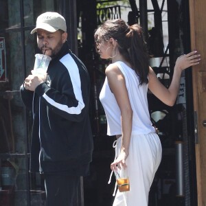 The Weeknd (Abel Tesfaye) et Selena Gomez sortant d'un restaurant après avoir déjeuner, à Los Angeles le 23 juillet 2017