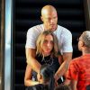 Jeremy Meeks et sa compagne Chloe Green au magasin Topshop/Topman du centre commercial The Grove. West Hollywood, le 21 juillet 2017.