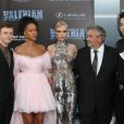 Dane DeHaan, Rihanna, Cara Delevingne, Luc Besson, Kris Wu lors de la première de ''Valerian'' au TCL Chinese Theatre à Los Angeles, le 17 juillet 2017.