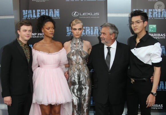 Dane DeHaan, Rihanna, Cara Delevingne, Luc Besson, Kris Wu lors de la première de ''Valerian'' au TCL Chinese Theatre à Los Angeles, le 17 juillet 2017.