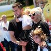 Christina Aguilera avec son fiancé Matthew Rutler et ses enfants Max Liron Bratman et Summer Rain Rutle à la première de 'Emoji' au théâtre Regency Village à Westwood, le 23 juillet 2017.