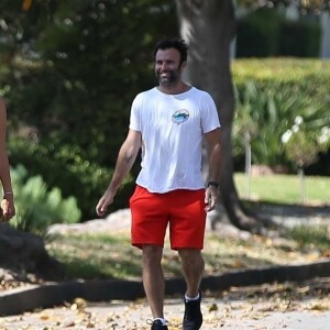 Exclusif - Alessandra Ambrosio et son fiancé Jamie Mazur sont allés faire une promenade à pied à Brentwood. À leur retour, leurs enfants Anja et Noah les attendaient, et leur avaient préparé une limonade. Los Angeles, le 22 juillet 2017.