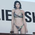 Kylie Jenner pose en bikini camouflage pour la campagne d'affichage publicitaire de "Kylie Shop" à West Hollywood. Los Angeles, le 21 avril 2017. © CPA/Bestimage
