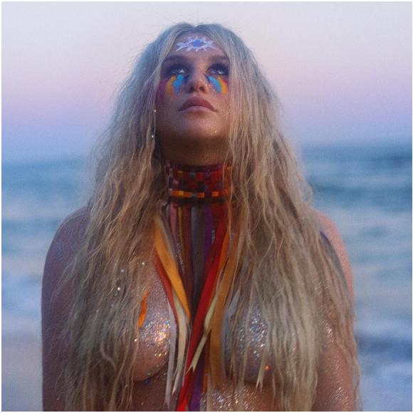 Kesha assure la promotion de son album Rainbow sur Instagram, au début du mois de juillet 2017