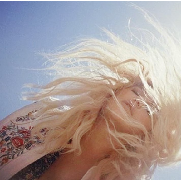 Kesha assure la promotion de son album Rainbow sur Instagram, au début du mois de juillet 2017