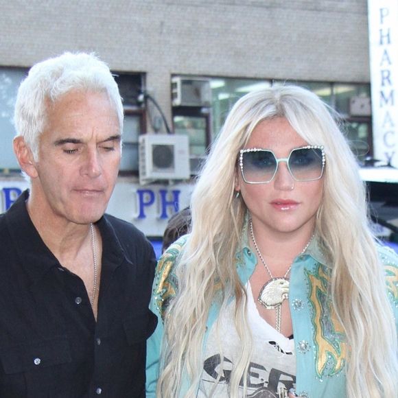 La chanteuse Kesha à son arrivée dans les studios de la radio "Z100's Elvis Duran and The Morning Show" à New York. Le 18 juillet 2017