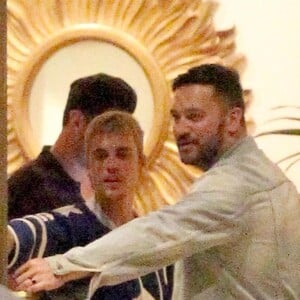 Exclusif - Justin Bieber a fait la fête avec des amis à l'hôtel Montage à Beverly Hills, le 24 juillet 2017.