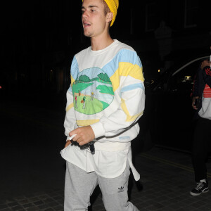 Justin Bieber profite de la nuit à Londres en se rendant dans différents endroits branchés de la ville le 2 juillet 2017.