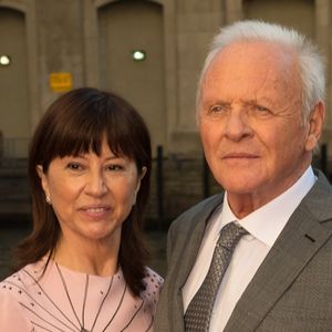 Anthony Hopkins et sa femme Stella Arroyave - Avant-première du film Transformers: The Last Knight à Chicago, le 20 juin 2017.