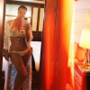 Kris Jenner prenant la pose en bikini lors de ses vacances dans le sud de la France le 29 juillet 2017