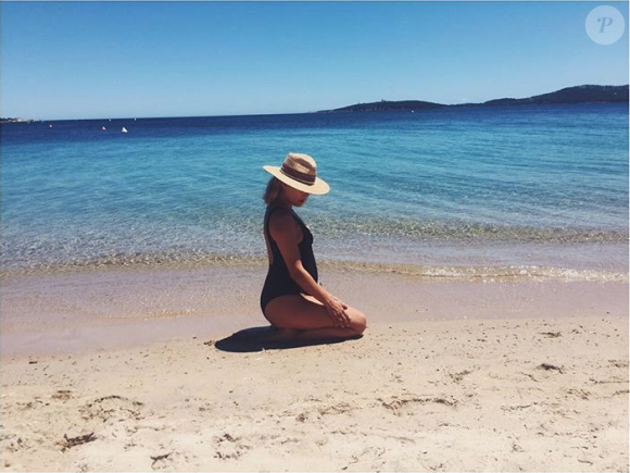 Jeny Priez, ici en Corse en juillet 2017, est enceinte de son premier enfant avec Luka Karabatic. Photo Instagram Jeny Priez.