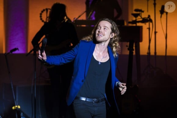 Semi-exclusif - Julien Doré en concert lors de la soirée d'ouverture officielle du Festival de Ramatuelle le 1er août 2017, avec en première partie Juliette Armanet. © Cyril Bruneau/Bestimage