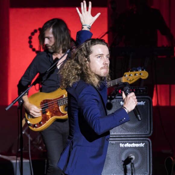 Semi-exclusif - Julien Doré en concert lors de la soirée d'ouverture officielle du Festival de Ramatuelle le 1er août 2017, avec en première partie Juliette Armanet. © Cyril Bruneau/Bestimage