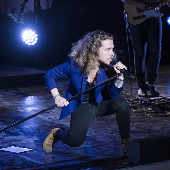 Semi-exclusif - Julien Doré en concert lors de la soirée d'ouverture officielle du Festival de Ramatuelle le 1er août 2017, avec en première partie Juliette Armanet. © Cyril Bruneau/Bestimage