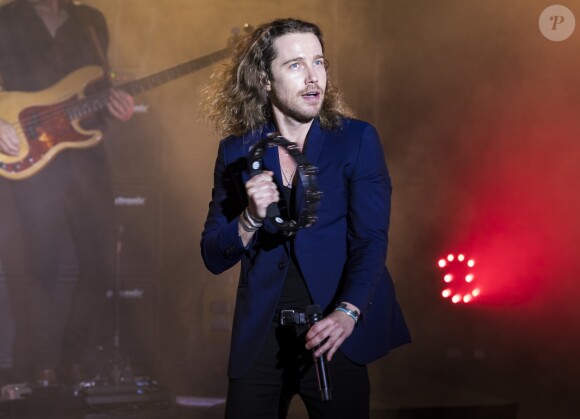 Semi-exclusif - Julien Doré en concert lors de la soirée d'ouverture officielle du Festival de Ramatuelle le 1er août 2017, avec en première partie Juliette Armanet. © Cyril Bruneau/Bestimage