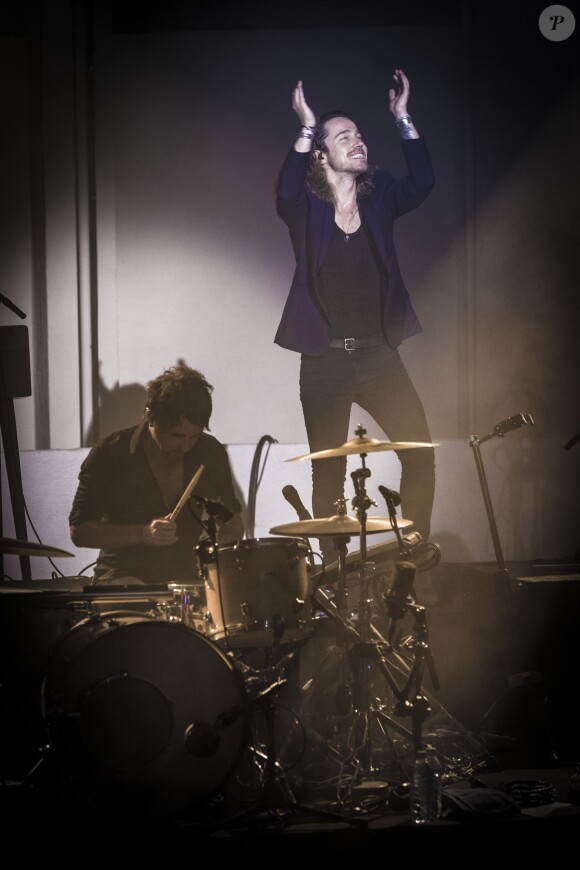Semi-exclusif - Julien Doré en concert lors de la soirée d'ouverture officielle du Festival de Ramatuelle le 1er août 2017, avec en première partie Juliette Armanet. © Cyril Bruneau/Bestimage