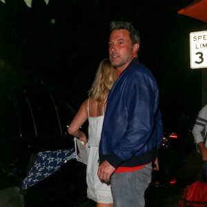 Ben Affleck et sa compagne Lindsay Shookus ont passé la soirée au iO Theater & Comedy Club à Hollywood, le 1er août 2017