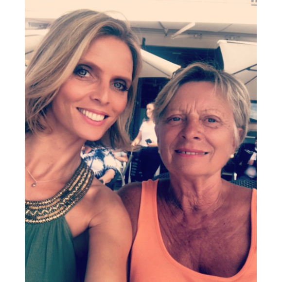 Sylvie Tellier et sa maman Annick, le 2 août 2017 aux Sables-d'Olonne.