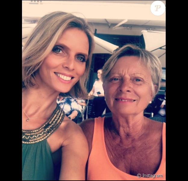 Sylvie Tellier et sa maman Annick, le 2 août 2017 aux Sables-d'Olonne.