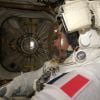 Le spationaute français Thomas Pesquet fait sa première sortie dans l'espace le vendredi 13 janvier 2017.