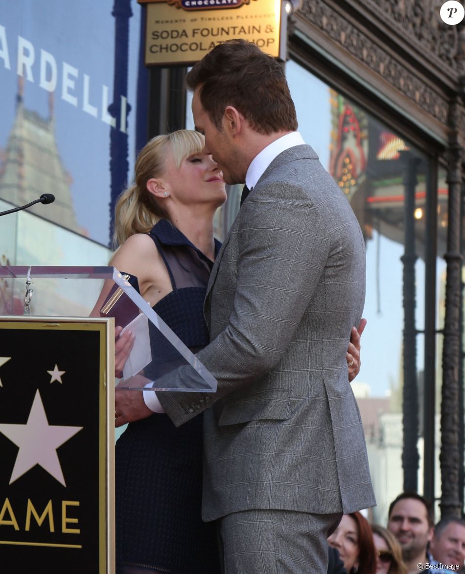 Chris Pratt et sa femme Anna Faris - Chris Pratt reçoit son étoile sur le Walk of Fame à Hollywood le 21 avril 2017.
