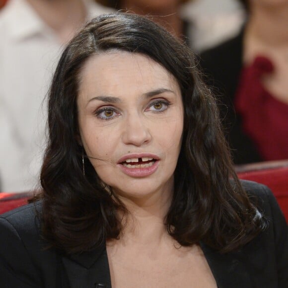 Béatrice Dalle - Enregistrement de l'émission "Vivement Dimanche" le 23 avril 2014 au studio Gabriel à Paris, pour une diffusion le 27 avril 2014.