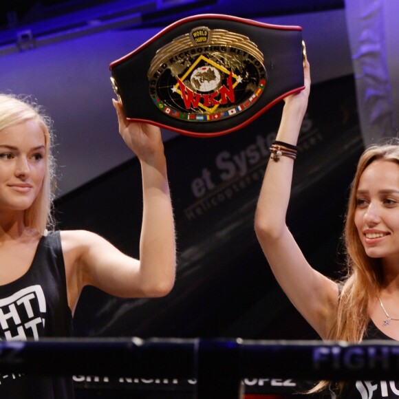 Illustration lors de la 5ème édition de la Fight Night à la Citadelle de Saint-Tropez, le 4 août 2017.La Fight Night est un concept original alliant les plus hautes valeurs des sports de combats internationaux au glamour de Saint-­Tropez. Certains des plus grands noms de la boxe thaï et du kick-boxing mondiaux se sont affrontés sur ce ring faisant désormais partie de la légende de la boxe sous toutes ses formes. Cette prestigieuse soirée de gala est devenue au cours du temps LA marque d'un succès sportif et people retentissant. Un événement incontournable dans le village le plus célèbre de la Côte d'Azur. © Rachid Bellak/Bestimage04/08/2017 -