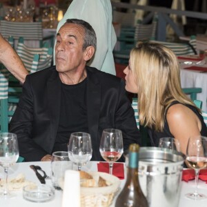 Exclusif - Thierry Ardisson et sa femme Audrey Crespo-Mara, Jacqueline Franjou au restaurant après le spectacle - Représentation de la pièce de théâtre "Le bac 68" lors du Festival de Ramatuelle, le 8 août 2017. © Cyril Bruneau/Festival de Ramatuelle/Bestimage  No web/No blog pour Belgique/Suisse08/08/2017 - Ramatuelle