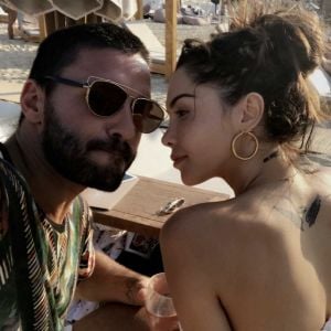 Nabilla et Thomas Vergara toujours aussi amoureux lors de leurs vacances à Mykonos, en Grèce, en août 2017.