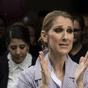 Celine Dion quitte l'hôtel Royal Monceau avec ses enfants et prend un jet privé au Bourget le 10 août 2017. © Pierre Perusseau / Bestimage