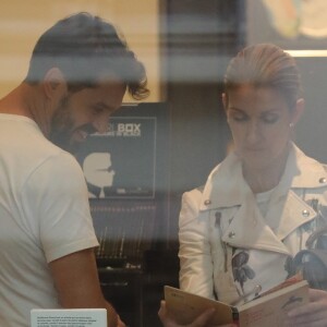 Exclusif - Céline Dion fait du shopping à Paris le 26 juillet 2017.