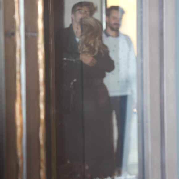 Exclusif - Céline Dion et son danseur Pepe Munoz quittent l'hôtel Royal Monceau et se rendent dans les salons de la boutique "Schiaparelli" sur la place Vendôme à Paris le 1er aout 2017.