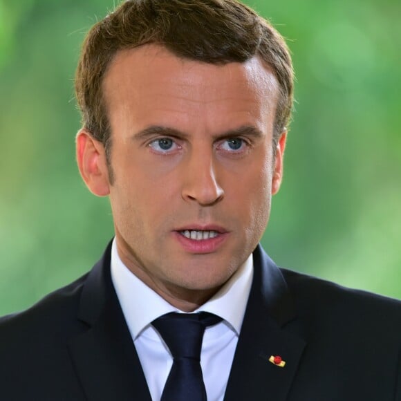 Emmanuel Macron - Le président Emmanuel Macron rencontre le président du Conseil présidentiel libyen, le commandant de l'armée nationale libyenne et le représentant des Nations-Unies pour la Libye pour mener des consultations afin de contribuer à une sortie de crise en Lybie, le 25 juillet 2017. © Giancarlo Gorassini/Bestimage  President Emmanuel Macron meets the President of the Libyan Presidential Council, the Libyan National Army Commander and the United Nations Representative for Libya to hold consultations in order to help resolve the crisis in Libya on July 25th 2017.25/07/2017 - La Celle-Saint-Cloud