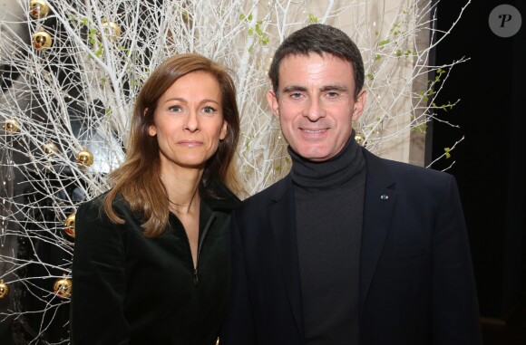 Exclusif - Manuel Valls et sa femme Anne Gravoin - 70e anniversaire de la comédienne Andréa Ferréol au Studio Harcourt à Paris le 8 janvier 2017. © Denis Guignebourg/Bestimage