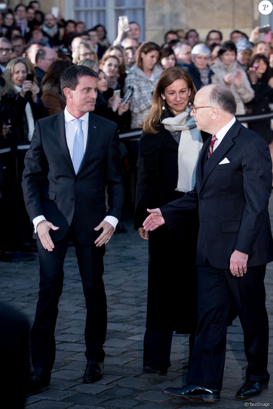 Bernard Cazeneuve Manuel Valls Et Sa Femme Anne Gravoin Passation De Hot Sex Picture
