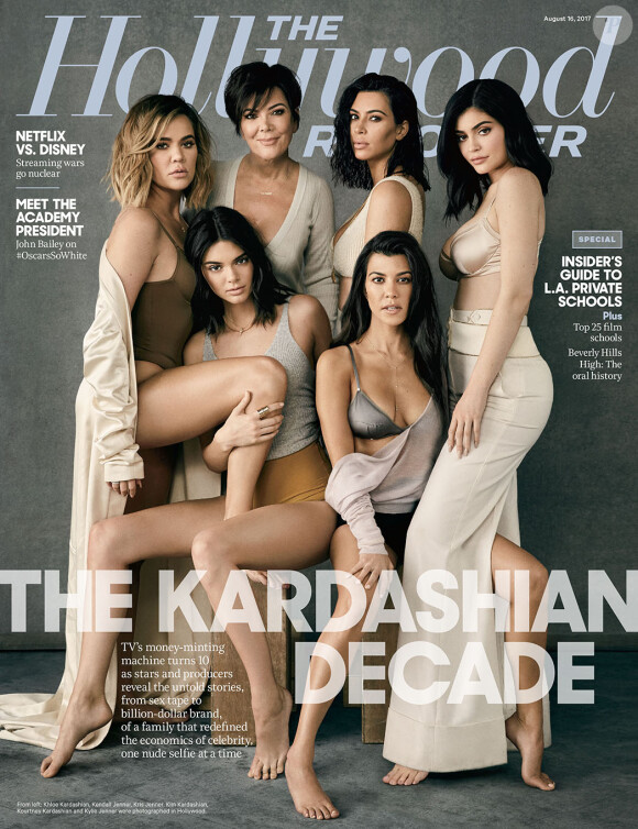 Kris Jenner et ses filles Kourtney, Kim, Khloé Kardashian, Kendall et Kylie Jenner en couverture de "The Hollywood Reporter". Août 2017.