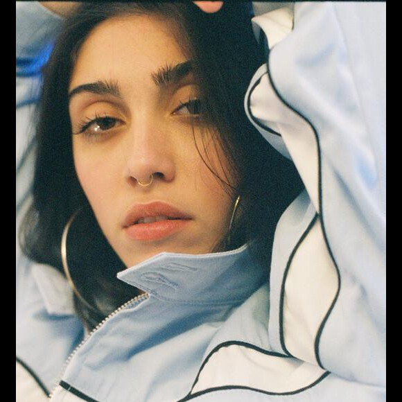 Lourdes Leon - Look book de la collection MadeMe/X-Girl, collaboration des marques MADEME® et X-girl. Photo par Mayan Toledano.