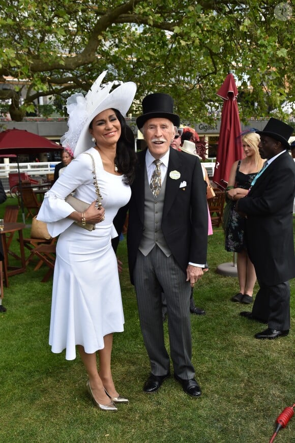 Sir Bruce Forsyth et sa femme Wilnelia Merced le 16 juin 2015 au Royal Ascot.