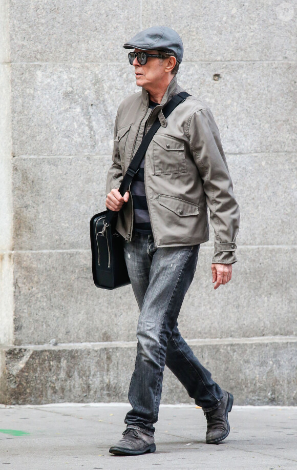 David Bowie se promenant dans les rues de New York, le 17 octobre 2013