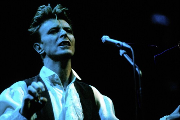 David Bowie en concert à Hamburg le 1er mai 1977.