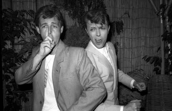 Paul McCartney et David Bowie à Londres en 1985.
