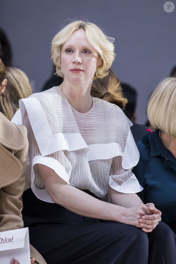 Gwendoline Christie - People au défilé de mode prêt-à-porter automne-hiver 2017/2018 "Chloé" au Grand Palais à Paris. Le 2 mars 2017 Olivier Borde / Bestimage